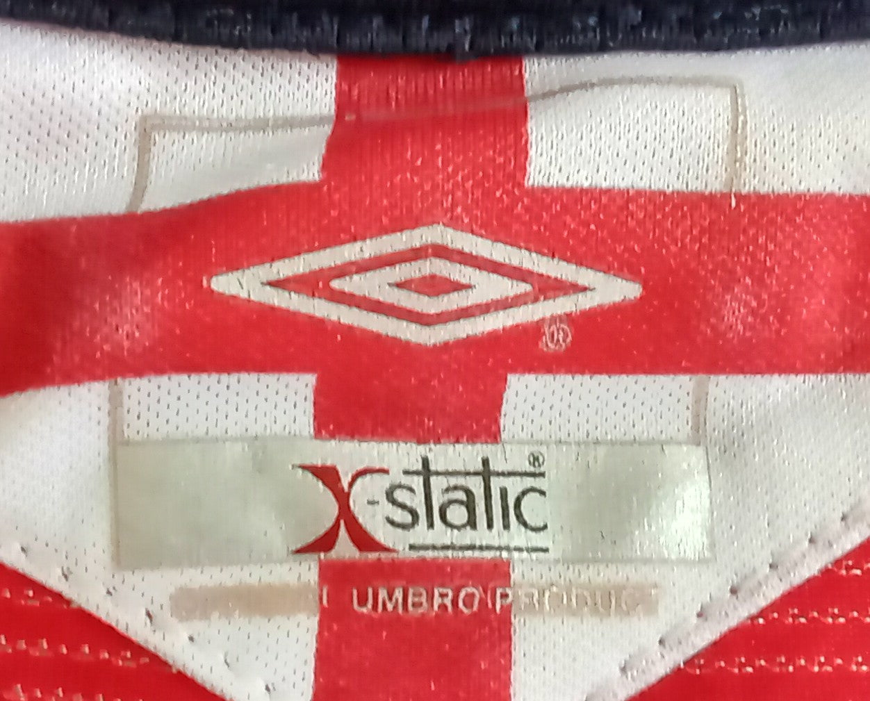 * England 2004 Umbro Away Football Shirt (Mens) *