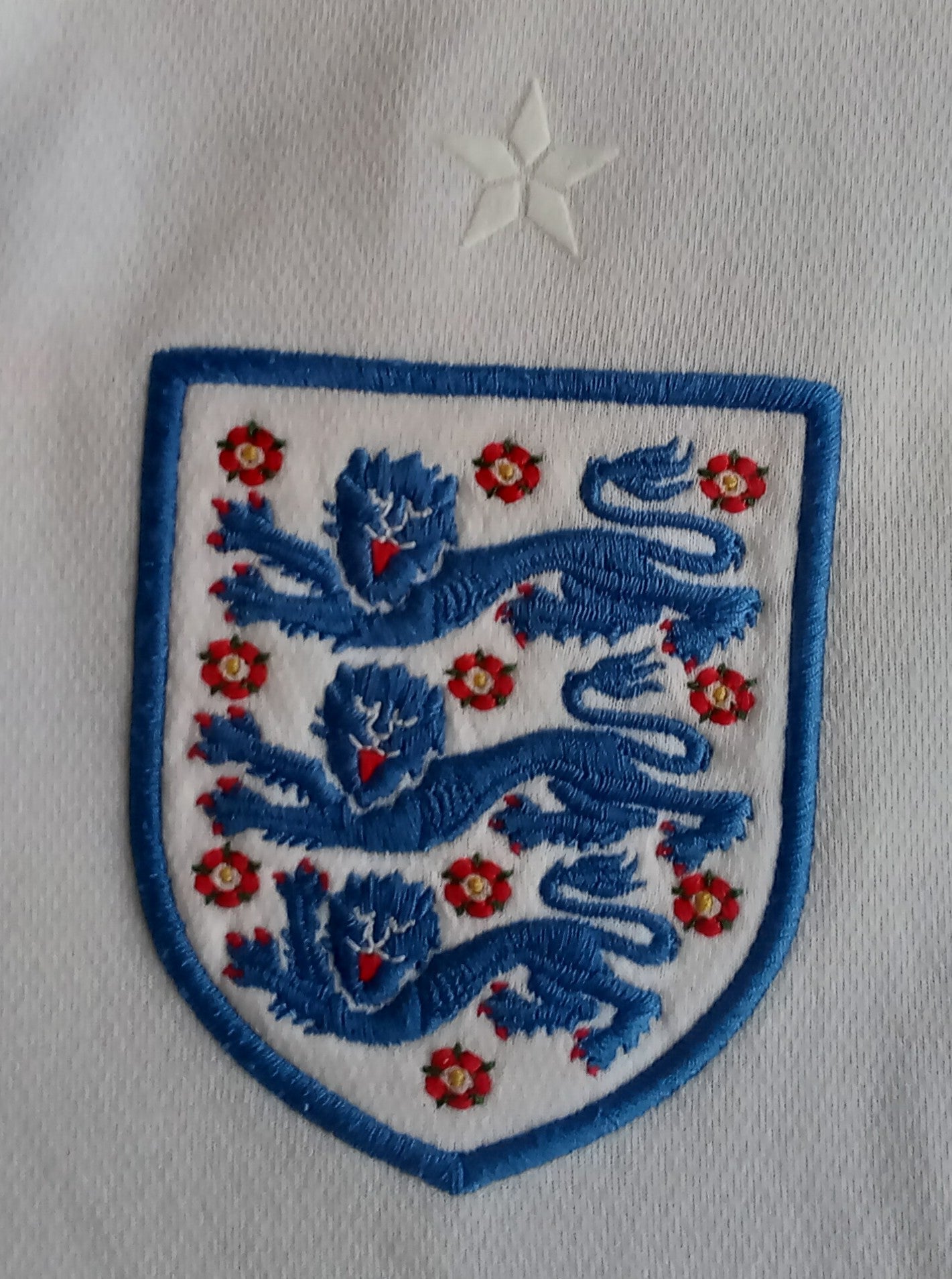 * England 2010/11 Umbro Home Football Shirt (Long Sleeve) *